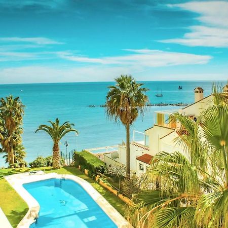 Piso Bonito En La Primera Linea De La Playa Con Vistas Al Mar En Benalmadena Exterior photo